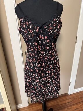 No Boundaries Black and Pink Floral Lace-Trim Chemise